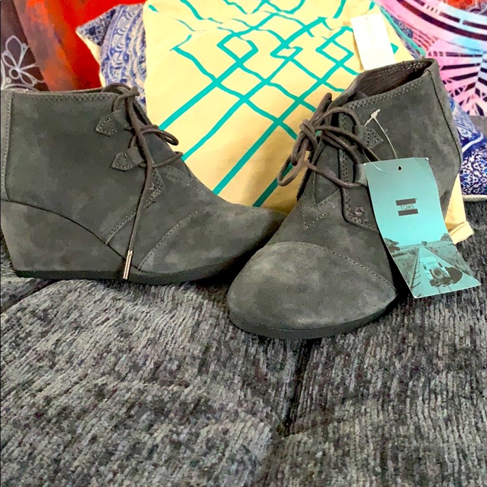 Brand new TOMS wedges